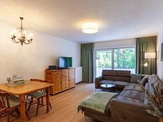 Wohn-/Essbereich mit offener Küche