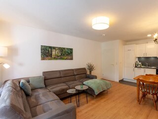 Wohn-/Essbereich mit offener Küche