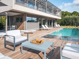 Villa Castries Außenaufnahme 2