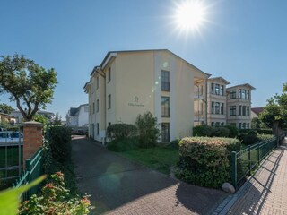 Aussenansicht und Einfahrt