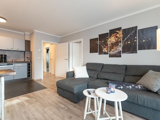 Wohnbereich und offene Küche