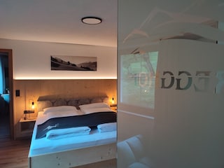Schlafzimmer mit Zugang Bad