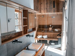 65d46fd4c4af64f04b32d43d_HS5-min_Badezimmer und Sa