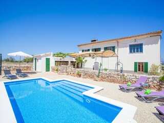 Villa Llubi Buitenaudio-opname 1