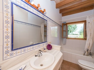 Villa Lloseta Features 24