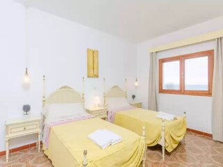 Holiday house S'Illot Features 17