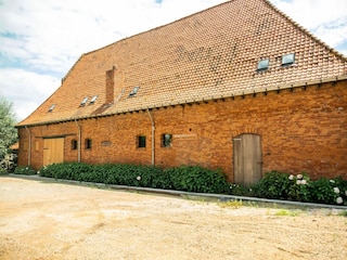 Farmhouse Ieper Outdoor Recording 6