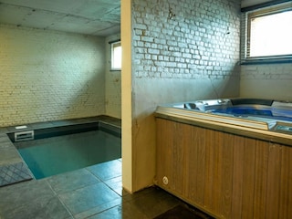 Farmhouse Ieper Outdoor Recording 3