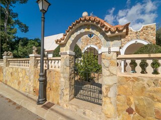 Holiday house Cala Llombards Features 11