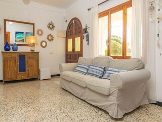 Holiday house Cala Llombards Features 13
