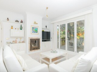 Villa Colonia de Sant Jordi Features 15