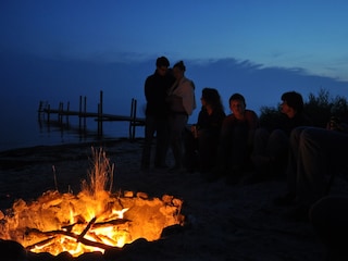 Stockbrot und Lagerfeuer