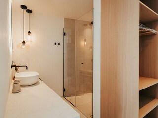 Badezimmer 1