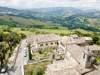 Palazzo Minzoni · ganz zentral in Dorfmitte