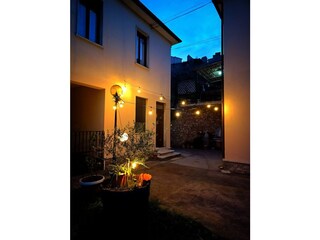 Narniandum East - garden side entrance