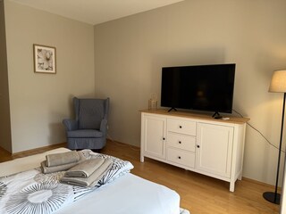 Schlafzimmer mit TV