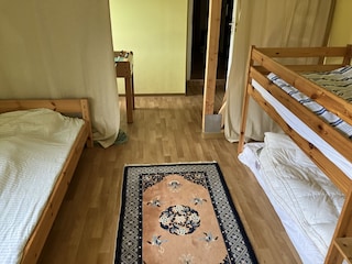 Drei Schlafmöglichkeiten (im Anbau)