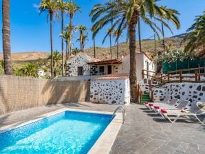 Holiday house Holiday home in Santa Lucia with private pool - San Bartolomé de Tirajana - image1