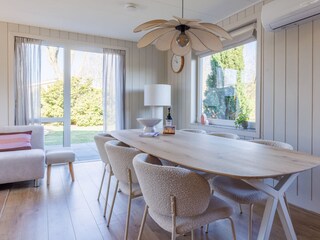 Juul dining table