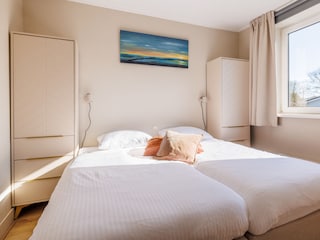 Juul bedroom