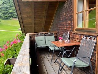 Südbalkon mit herrlichem Bergblick