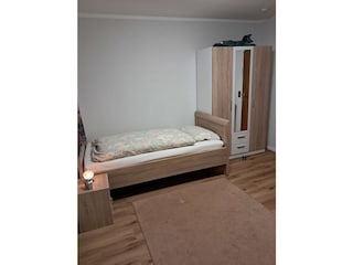 Bett 1