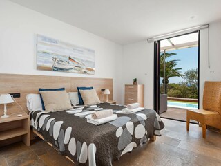 Villa Binibequer Features 24