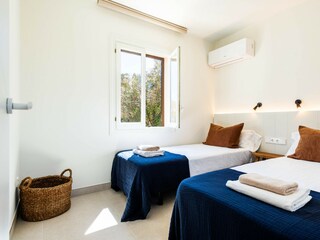 Villa Son Bou Features 15