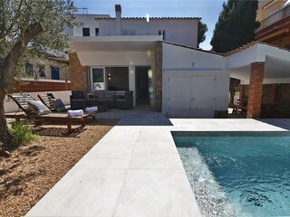 Villa L'Escala Registrazione all'aperto 1