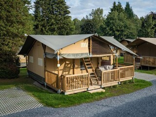 Apartment Clavy-Warby Outdoor Recording 2
