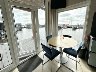 House boat Offingawier Features 20