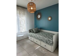 Schlafzimmer 2 - Multifunktionales Bett (2 Personen)