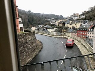 Blick auf die Parkplätze