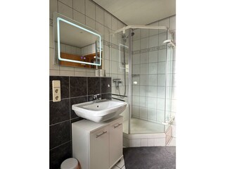 Badezimmer FeWo Rodens 2