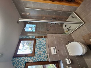Badezimmer, ebenerdige Dusche, 1 OG.