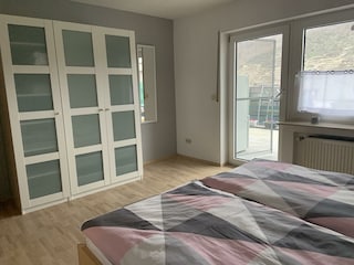Schlafzimmer_Kleiderschrank