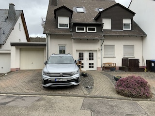 Außenansicht_Parkplatz