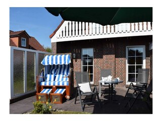 Sonnenterrasse mit Strandkorb