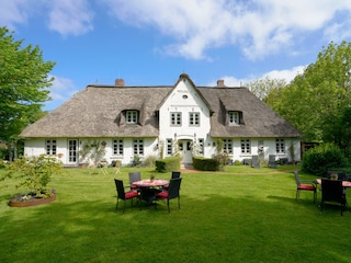 Ihre Ferienunterkunft mit riesigem Garten