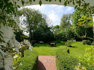 Giebelzimmer mit herrlichem Blick in den Garten