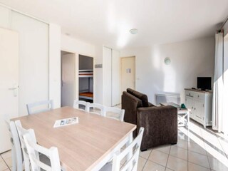 Apartment Parentis  13
