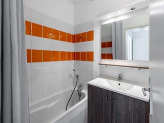 Apartment Parentis  24
