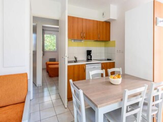 Apartment Parentis  17