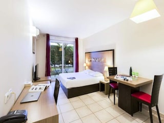 Apartment Gréasque  9