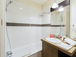 Apartment Gréasque  16