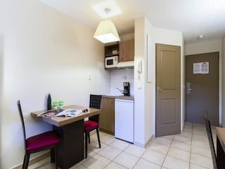 Apartment Gréasque  21