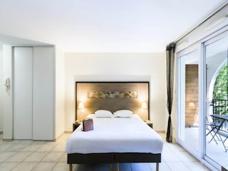 Apartment Gréasque  6