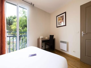 Apartment Gréasque  7