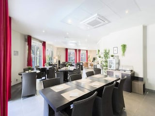 Apartment Gréasque  12
