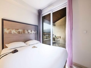 Apartment Gréasque  7
